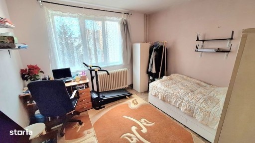 Ap. 2 camere, Materna