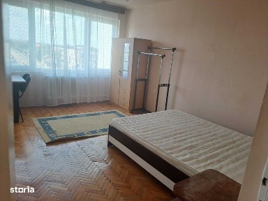 Apartament 3 camere, decomandat - ideal pentru STUDENTI