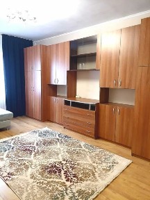 Vând garsoniera Rogerius