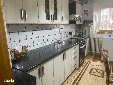 Ideal pentru investitie! Apartament 3 camere, 2 bai, zona Straja