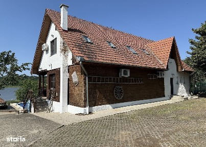 Casa / Restaurant / Pensiune / - pe malul lacului din Paleu - IMOBIHOR