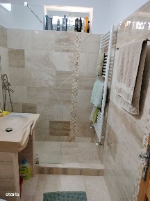 Chirie apartament cu 3 camere,zona Scala