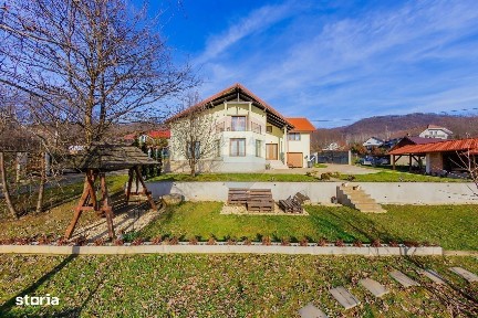 VILA DE LOCUIT/AFACERE CU TEREN GENEROS, DE VANZARE