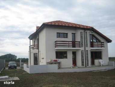 Vila de vanzare