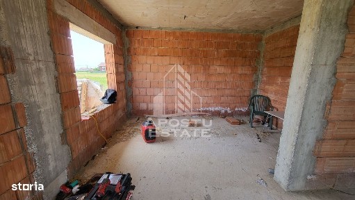 Jumatate de duplex la cheie,4 camere,constructie 2024 Mosnita Noua