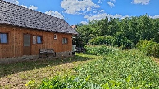 Vînd sau anchiriez cabană la slimnic teren 1287 metri intravilant