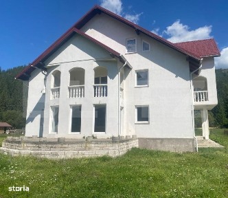 Vila cu etaj de vanzare in Pojorata