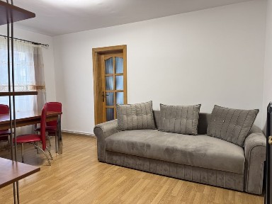 Aleea Tihutei - Apartament 2 camere, bucatarie separata, balcon, etaj2