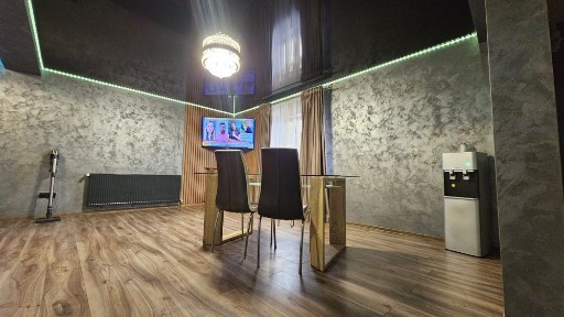 Vânzare 2 case complet utilate Moderne cu panouri solare si 3 AC Valu