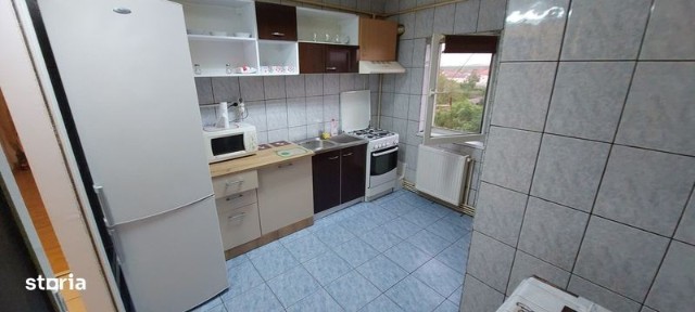 Vand apartament 3 camere
