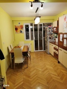 Apartament 4 camere langa Stadion cu garaj, beci si loc parcare