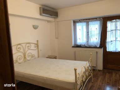 Vand apartament 4 camere zona Centru