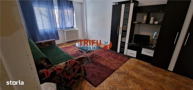Apartament 3 camere de vanzare zona Cetate