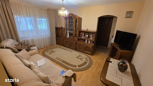Vand ap cu 3 camere zona Orizont - Posta 4