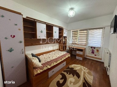 Apartament 3 camere, cu balcon generos, in zona ULTRACENTRALA