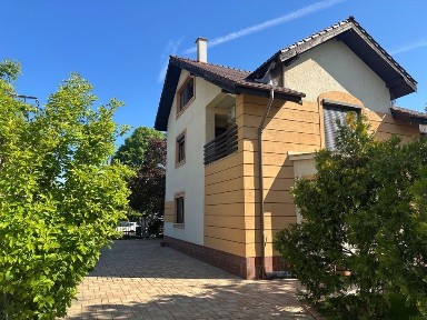 Pitesti, Strada Trivale 28 A