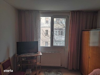Vand apartament 2 camere decomandat semicentral Roman