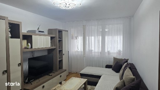 Inchiriez apartament 3 camere decomandat, Deva, ultracentral I. Maniu