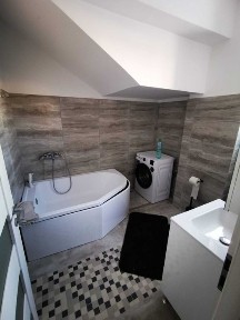 Ap 2 camere de inchiriat (vis-a-vis de Padurea Rosu)