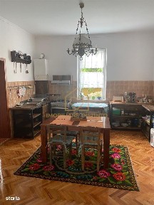 Apartament zona centru vechi cu spatiu verde parter
