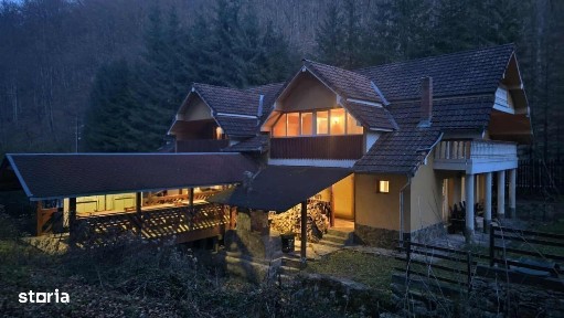 Casa/Pensiune,doua imobile 