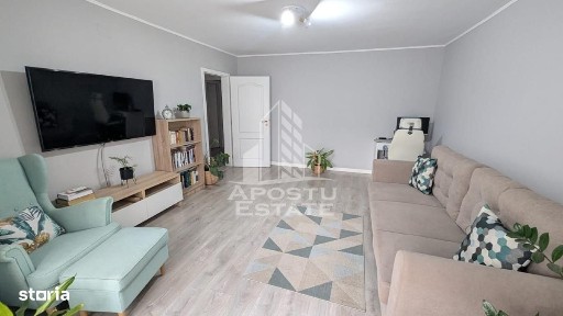 Apartament cu 3 camere, decomandat, 2 bai, 2 balcoane, Dambovita