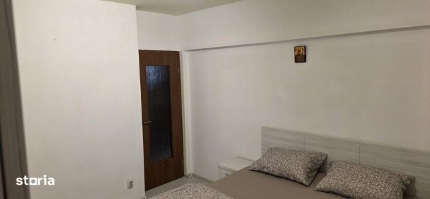 Vand apartament 2 camere zona Intim - Piata Spitalului