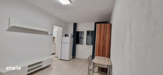 Vand garsoniera recent renovata