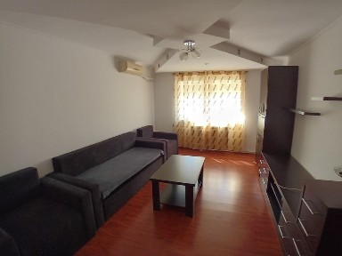 Închiriez apt. 3 camere