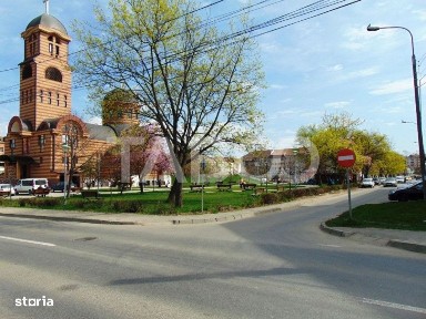 Apartament de vanzare 2 camere etaj 1 boxa depozitare zona Strand