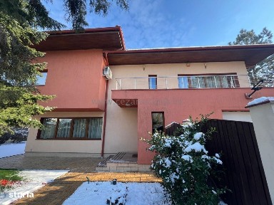 PIPERA IANCU NICOLAE DE INCHIRIAT VILA SPATIOASA IN COMPLEX