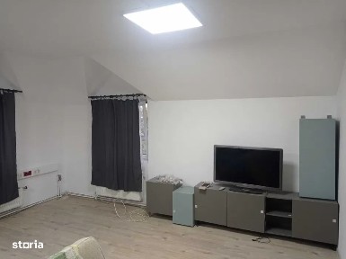 Casă cu 5 camere, spațioasă - Zona Piata Balcescu