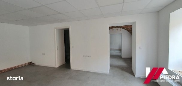 Inchiriez spatiu comercial situat central str. General Magheru,70mp