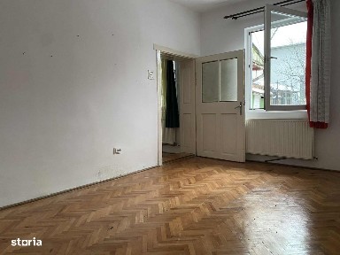 Casa cu doua camere de vanzare in curte comuna Targu Mures, Mures