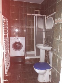 Apartament de 3 camere cu balcon și aer condiționat