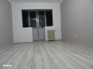 Apartament 3 camere, etaj 2 Micalaca, 62 mp, renovat 2026