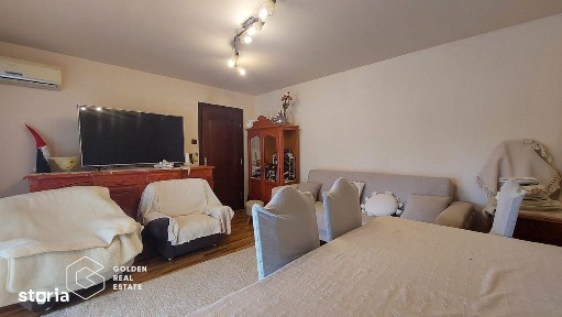 Apartament 3 camere, etaj 2, decomandat, zona Podgoria
