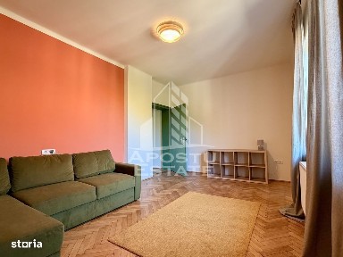 Apartament prima inchiriere curte comuna centrala