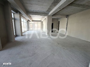Spatiu Comercial 169 mp utili cu 8 locuri de parcare - Vitrina 13 m