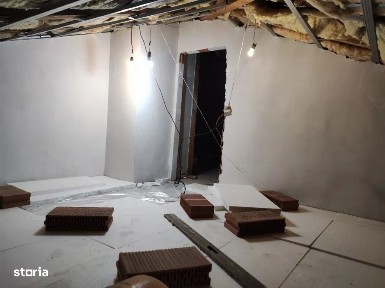 Vand pod mansardabil 275 mp Floresti Abatorului 3