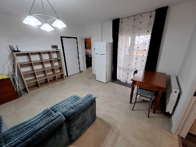 Ofer spre închiriere apartament de lux