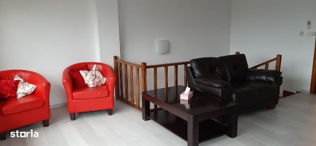 Casa in duplex situata la poalele cetatii,lănga Liceul Sportiv