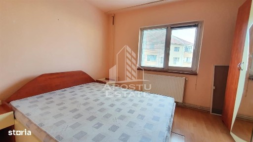 Apartament cu 3 camere, decomandat, etaj intermediar, Freidorf