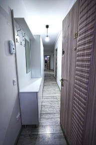 Vând apartament 3 camere+5parcări