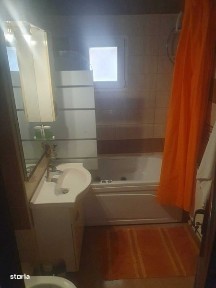 Inchiriez apartament 2 si 3 camere decomandate termen l/regim hotelier