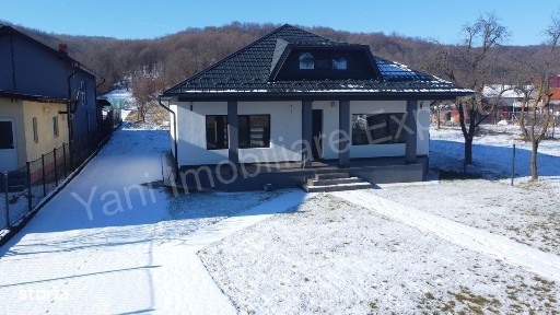Casă de vânzare în comuna Băiculești, județ Argeș.