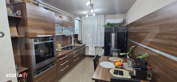 Apartament 3 camere, decomandat 70 mp, zona centrala - Deva