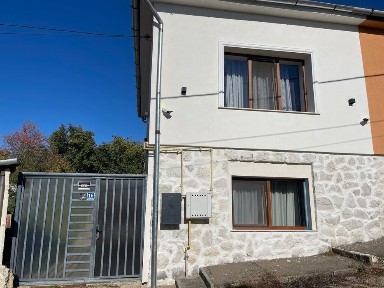 De vânzare apartament la casă