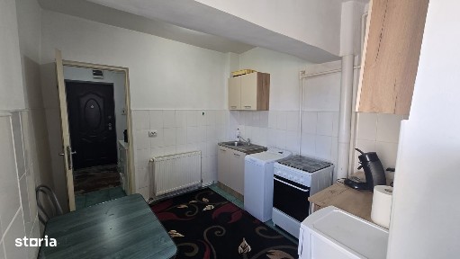 Ofer spre închiriere garsoniera zona centrala