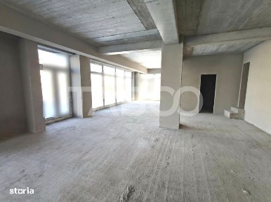 Spatiu comercial cu vitrina si 4 locuri de parcare - COMISION 0